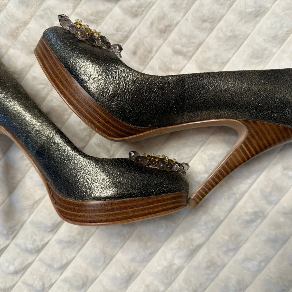 Coach Heels Size 8 - Picture 6 of 10